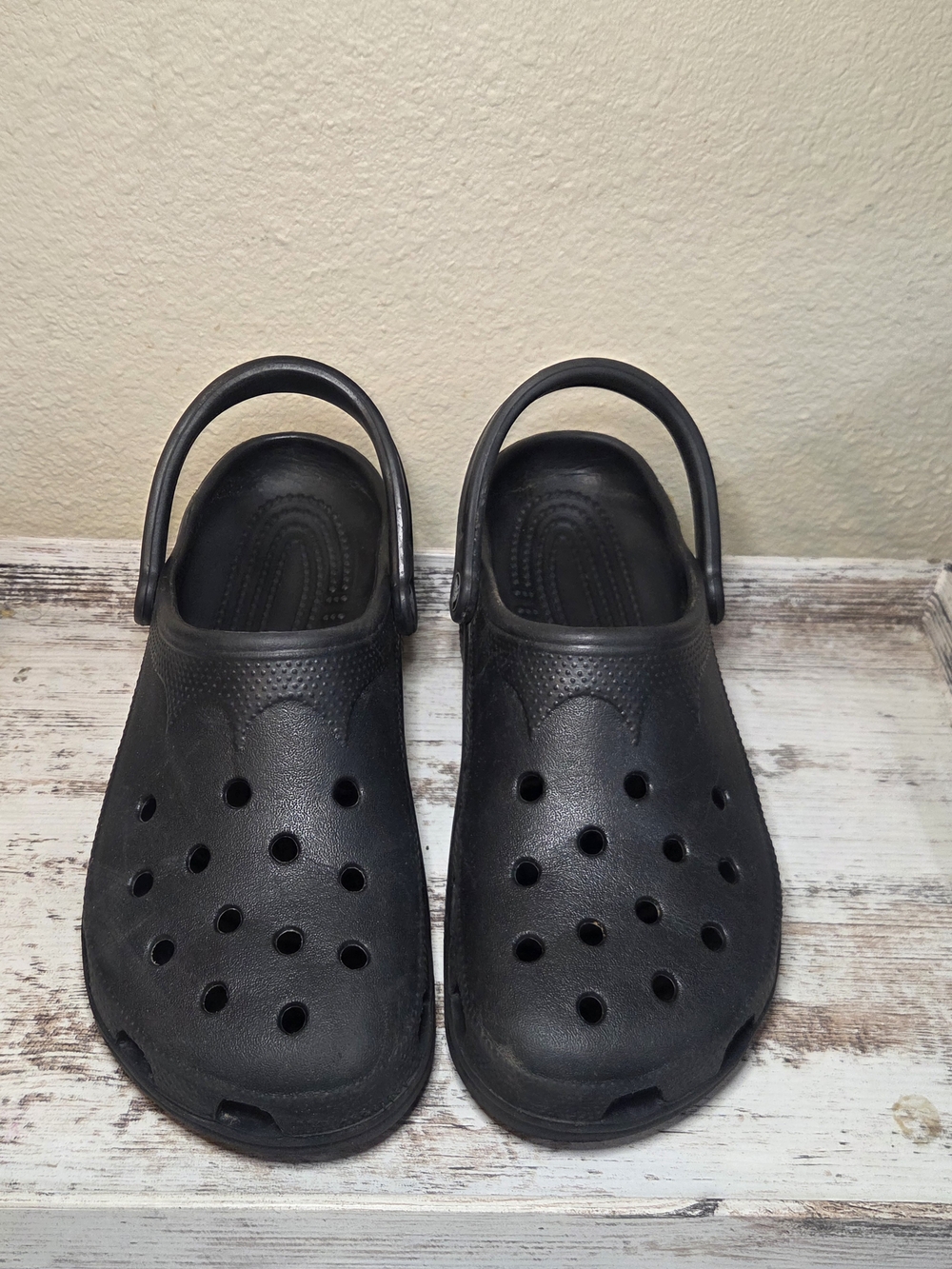 Unisex Black Slip-On Crocs Clog Shoes - Comfortable Footwear M10/11, W12-14